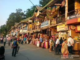 “Lakkar Bazar in Shimla: A Must-Visit Market for Handicrafts and Traditional Himachali Products”